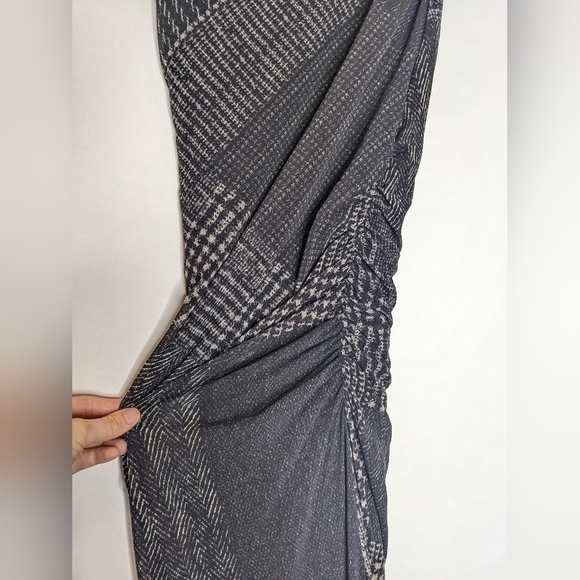 Fuzzi Dress Plaid - Picture 8 of 12